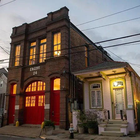 Engine 24 Firehouse Bed & Breakfast-2